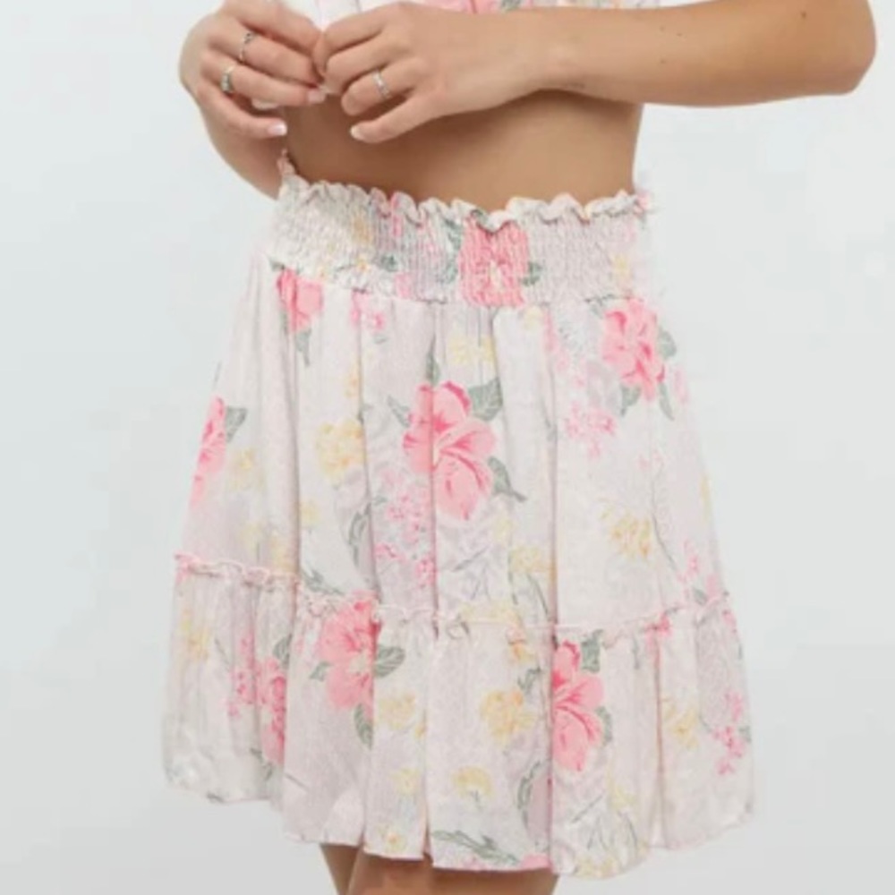 NWOT- Petal Pink floral ruffle skirt ✨